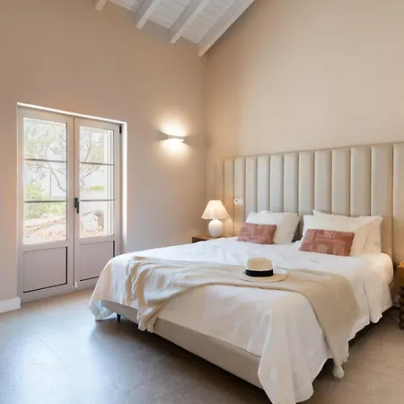 Quinta Atras Da Lua *